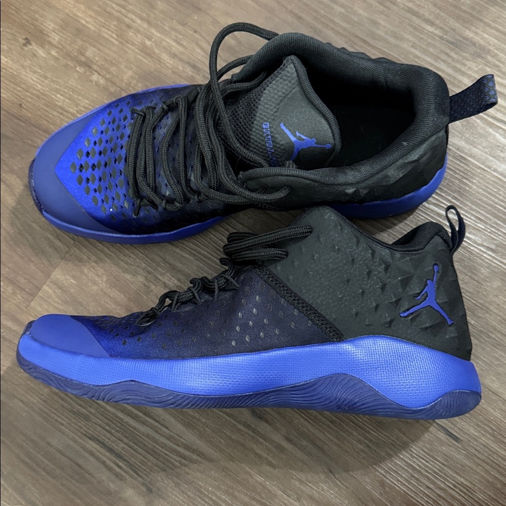 Nike Jordan Extra Fly Sneakers